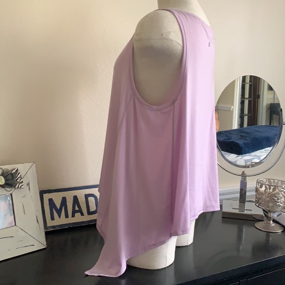 Lululemon lavender workout tank. Size 6. - Picture 2 of 7